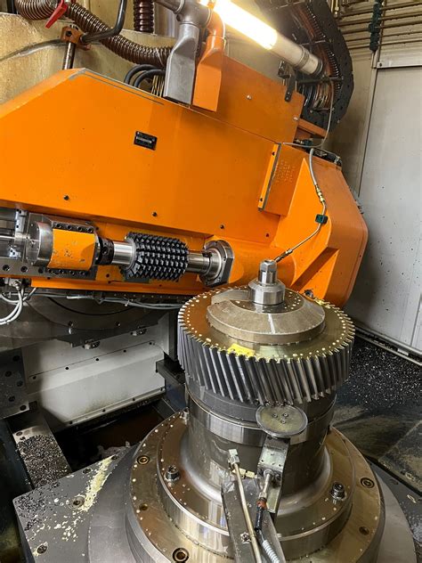 used gear hobbing machine